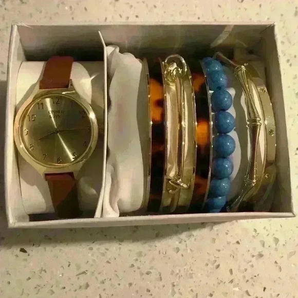 NWT. Crown & Ivy Watch and Bangle set - Picture 1 of 3